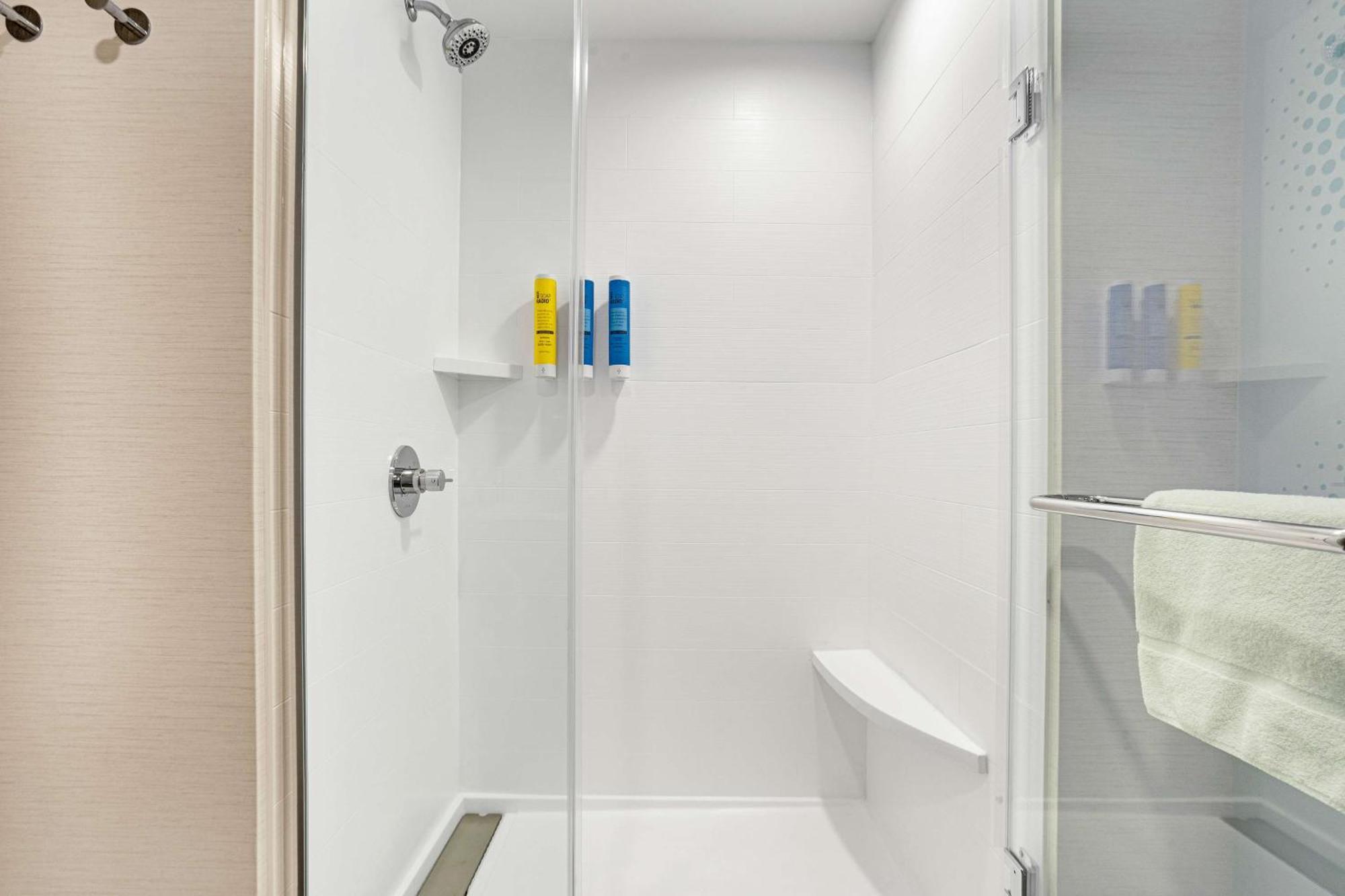King Room Walk Shower,1648300665:JPEG
